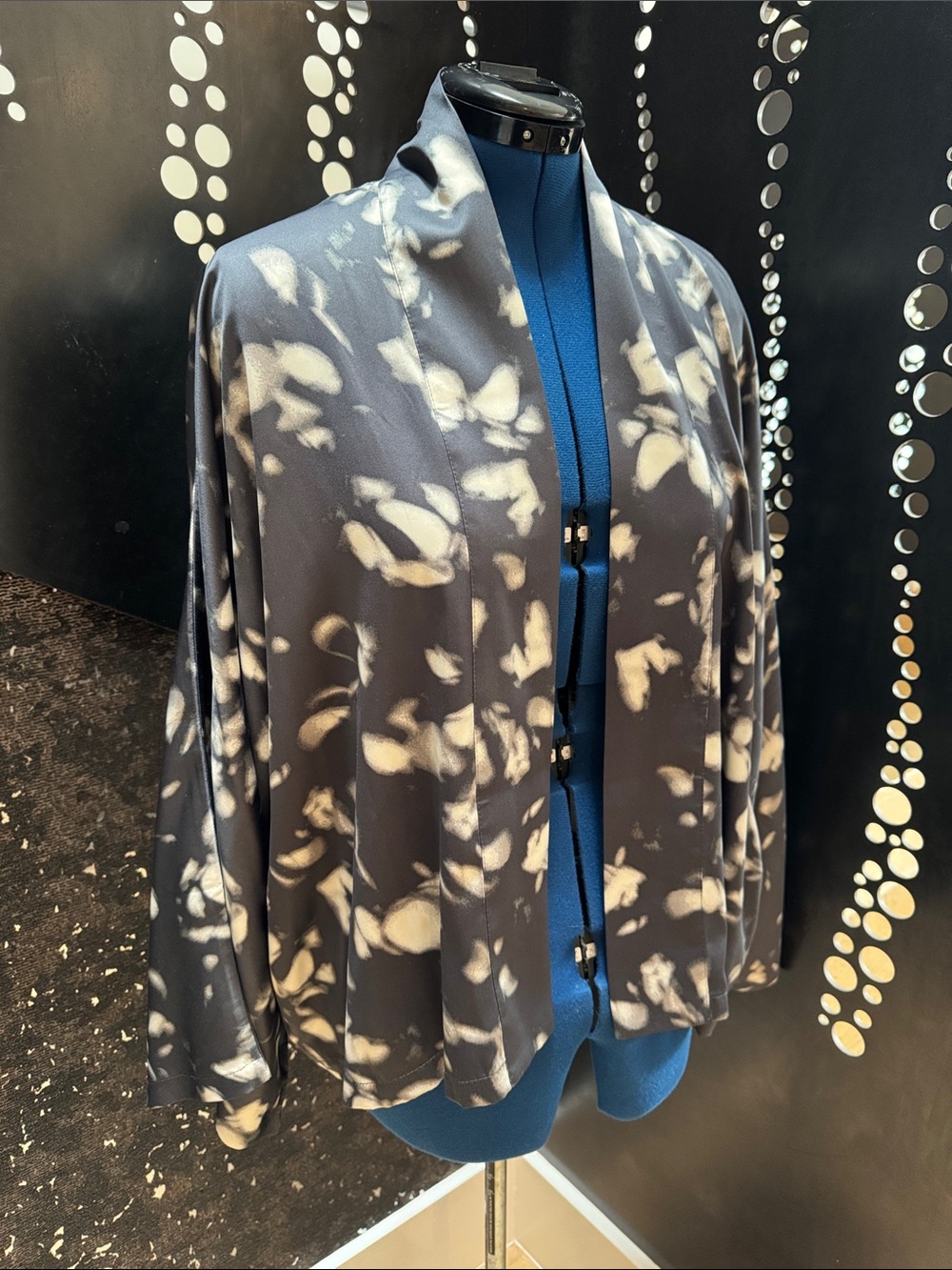 a new day Gray Open-Front Floral Print Kimono Jacket with Cream Accents